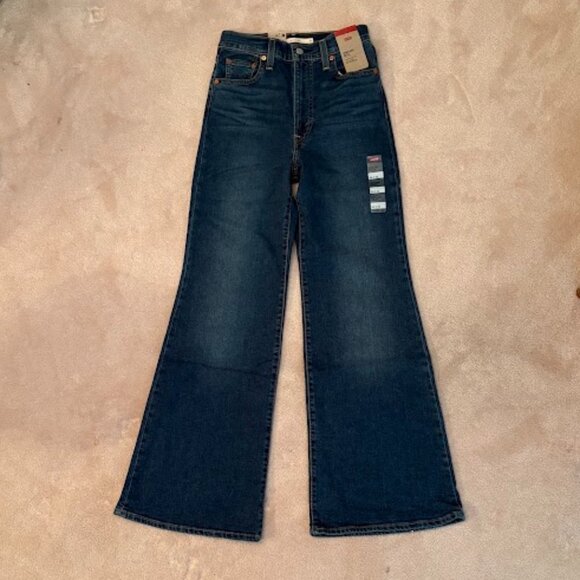 Levi's Women's  Ribcage Bells Flare Leg Jeans  size 26x32 - Picture 1 of 9